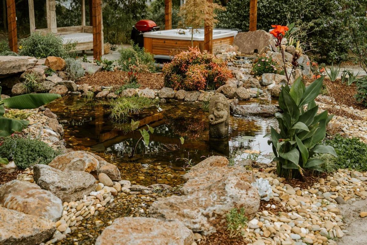 The Temple - Country Farm Retreat Launching Place Exterior foto