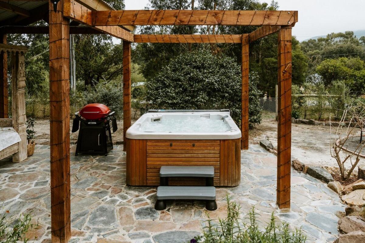 The Temple - Country Farm Retreat Launching Place Exterior foto